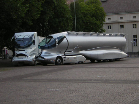 800px-LuigiColani-DesignTrucks.jpg