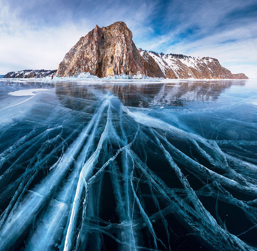 0lakebaikalfrozen001.jpg