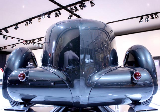 Edsel Ford company president collaborated with Ford's chief designer to