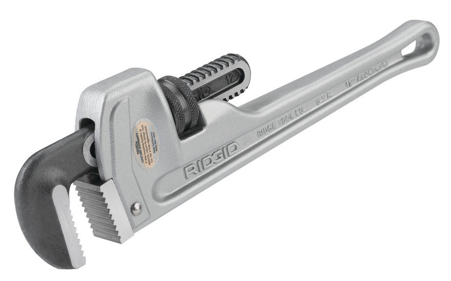 Hardware Pipe Rages An Ironworker's Brilliant (or Crazy?) Improvised Climbing Solution - Core77