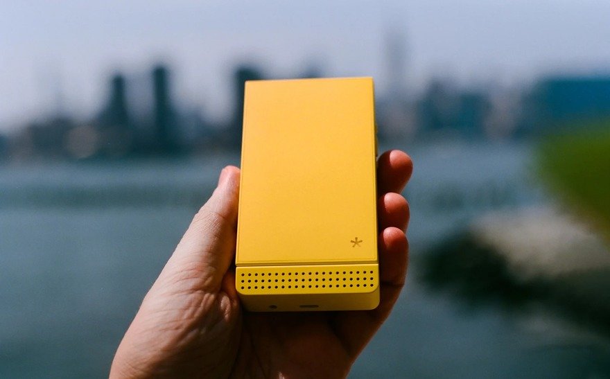 Light is Bringing Back the Flip Phone - Core77