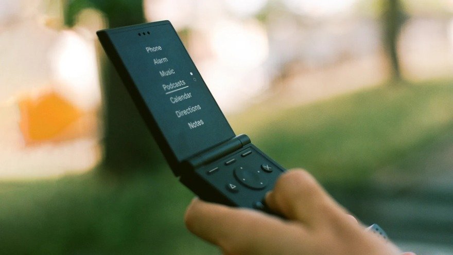 Light is Bringing Back the Flip Phone - Core77