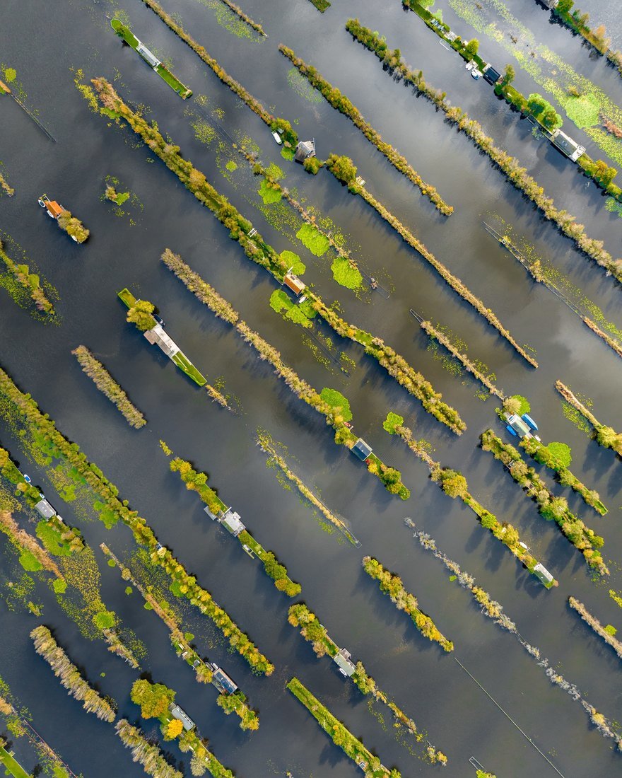 The Dutch Community Where People Live on Strips of Land in a Lake - Core77