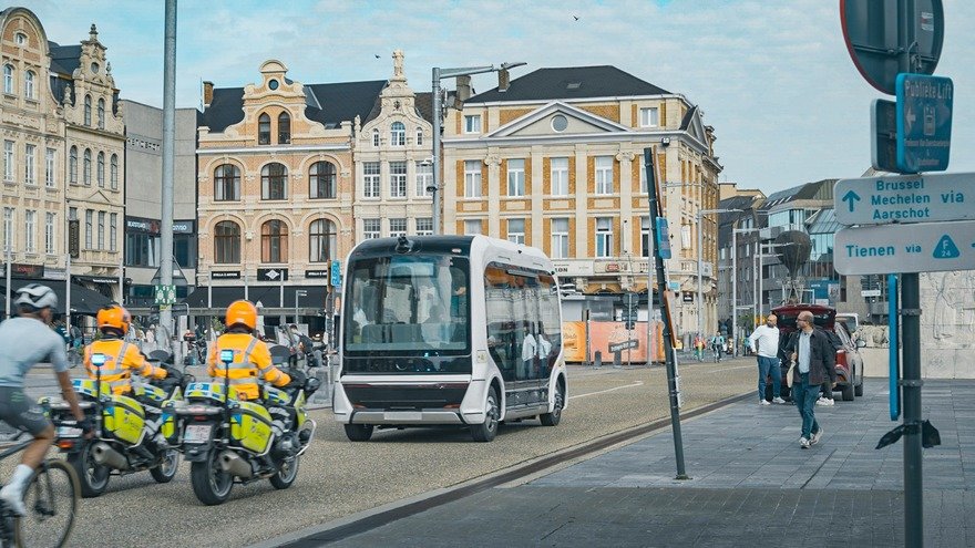 Chinese Autonomous Buses are Spreading Around the World - Core77