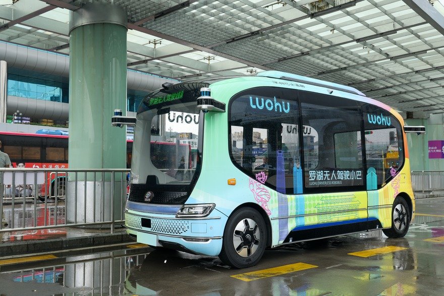 Chinese Autonomous Buses are Spreading Around the World - Core77