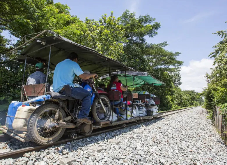 Improvised Transport on Abandoned Infrastructure: Colombia's Ingenious Motorcycle-Railroad Adapters - Core77
