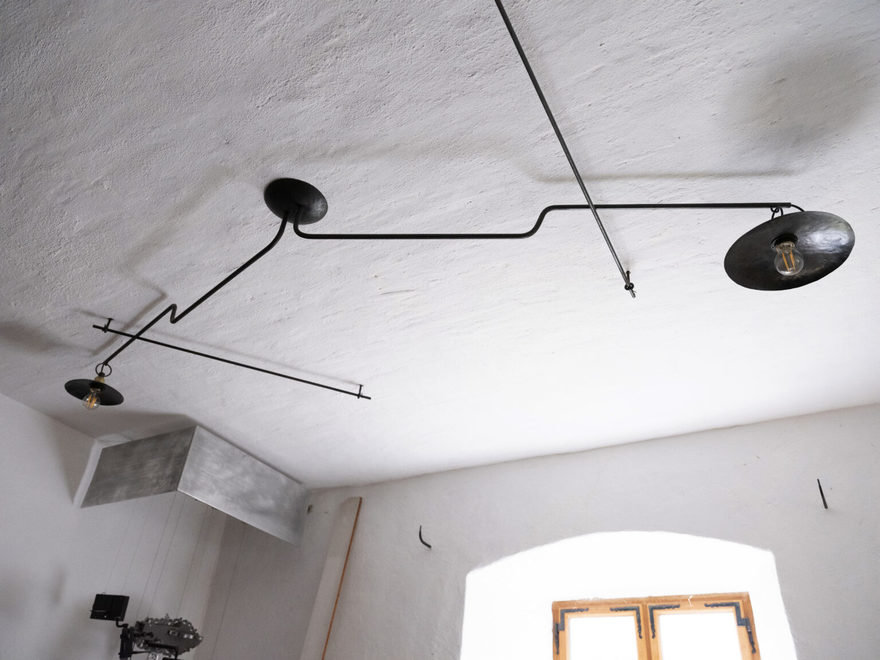 A Creative, Low-Tech Way to Cantilever a Movable Lamp - Core77