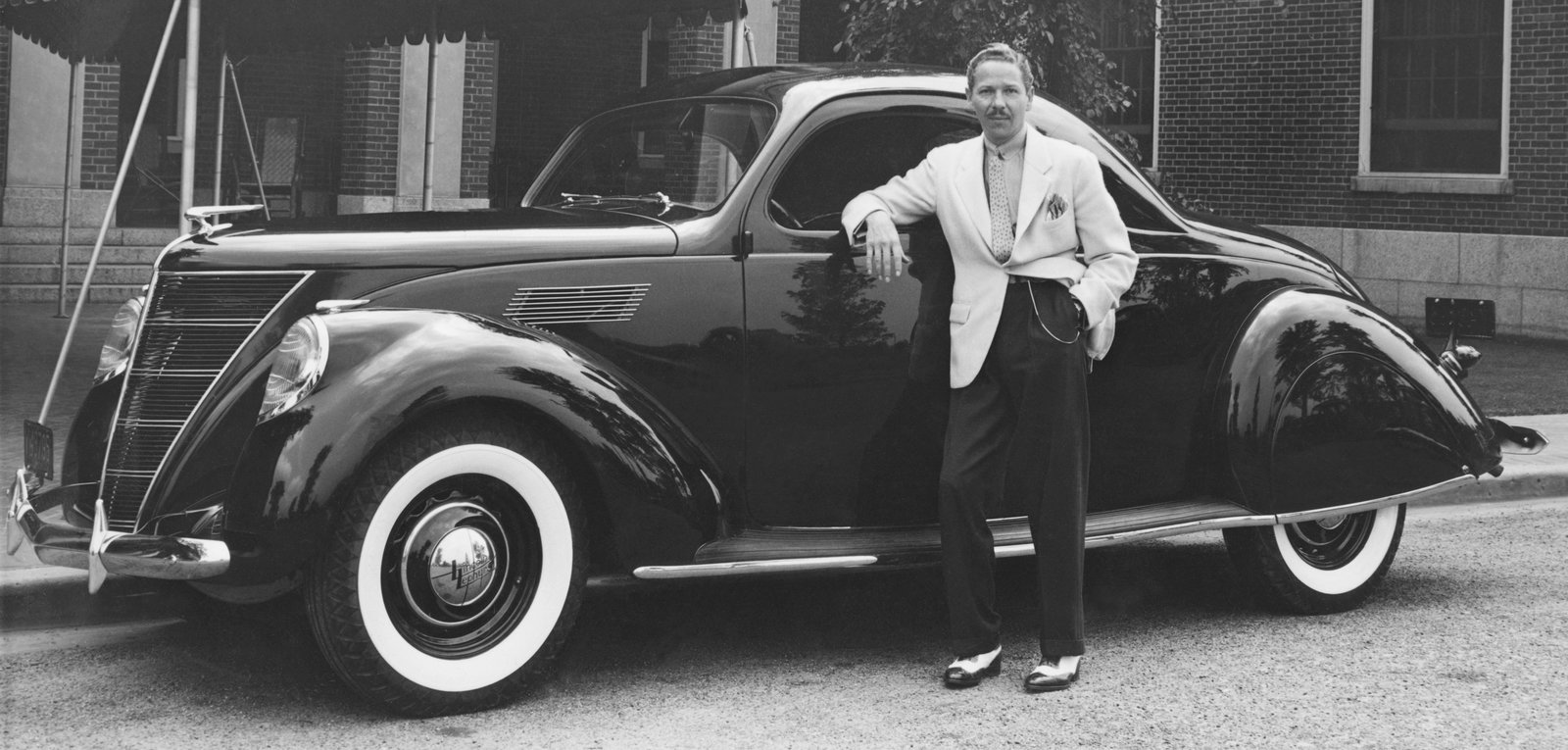 Lincoln Celebrates 100th Anniversary, Opens Their Archives - Core77, image size:1600x765