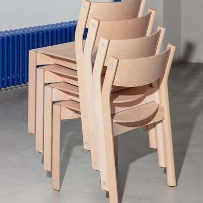 +Halle's Magnetically-Mated Concert Chair
