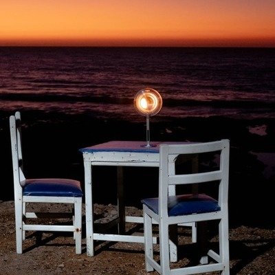 Luce scultorea a candela: il ritorno della fiamma nel design d'illuminazione