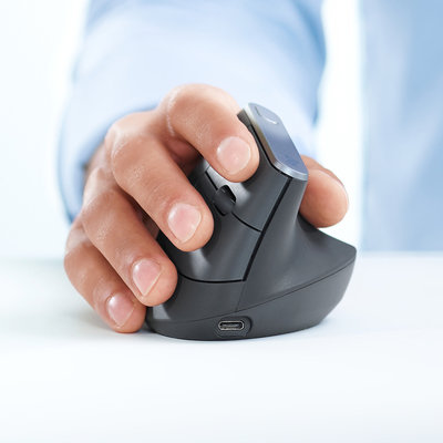 Logitech Mouse Hand The MX Vertical: Logitech's New Ergonomic Mouse Form Factor Uses a ...