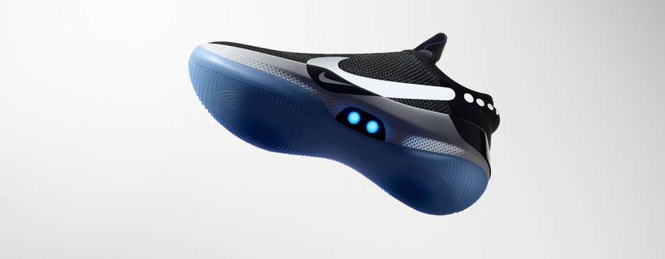 nike self put on shoes